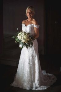 porträtt av en brud i klänning i Toscana Italien